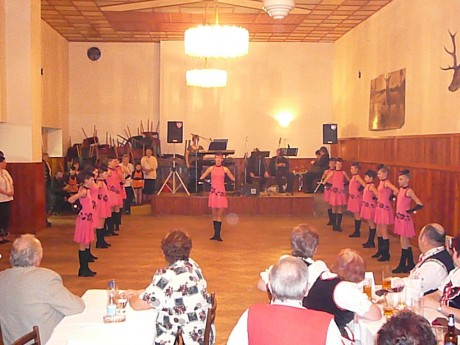 Baráčnický ples Hlubyně 13.3.2010 014zm.JPG