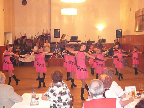 Baráčnický ples Hlubyně 13.3.2010 022zm.JPG